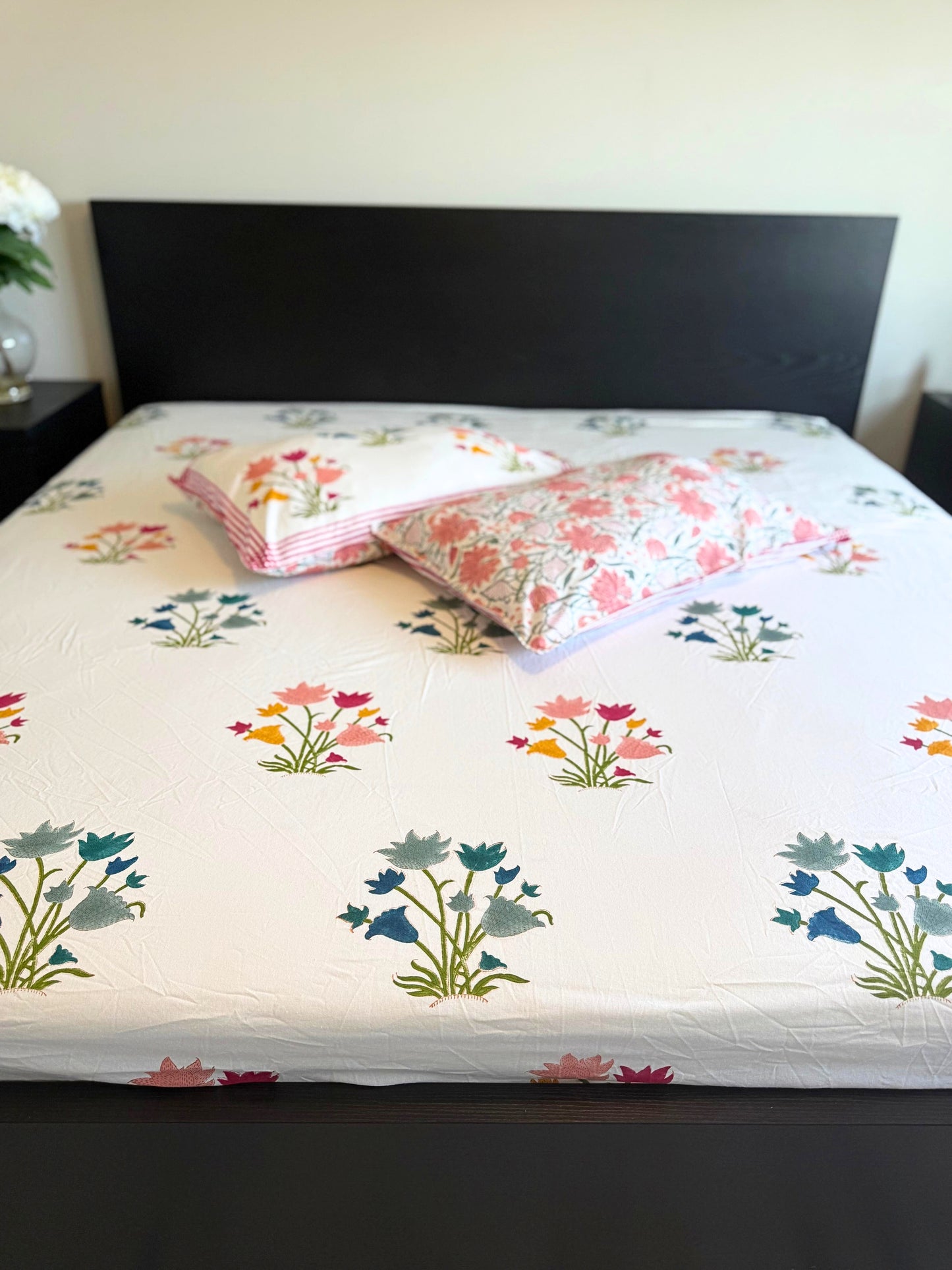 (New) Handblock Printed Cotton Fitted Bedsheet Set – 3 Piece Bedding (108×108)